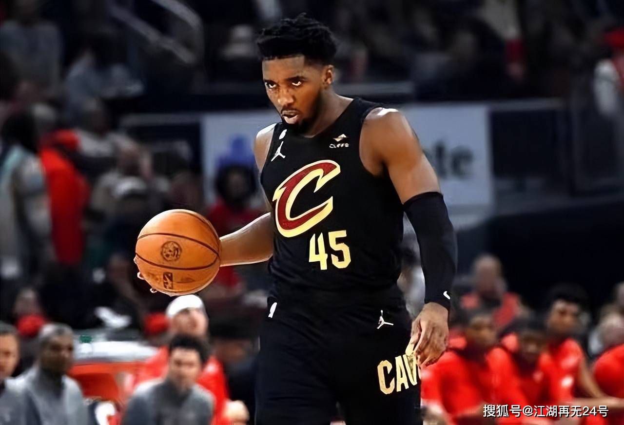 战报恩比德三节31+15+10马克西21+576人复仇公牛　NBA常规赛76人主场对阵公牛，两队才刚刚交过手，上场比赛76人在恩比德缺阵的情况下不敌公牛，目前76人排在东部第三，公牛排在东部第十。